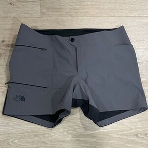 North face hiking shorts EUC